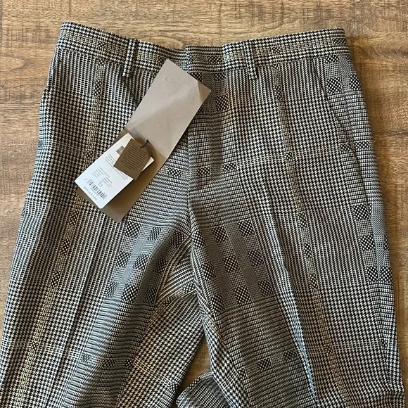 Burberry pants NWT SIZE 48 US